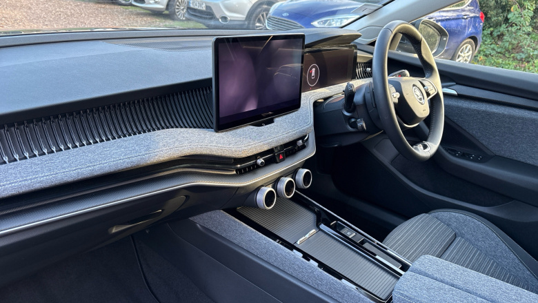 Skoda Superb 2.0 TDI SE Technology 5dr DSG Diesel Estate